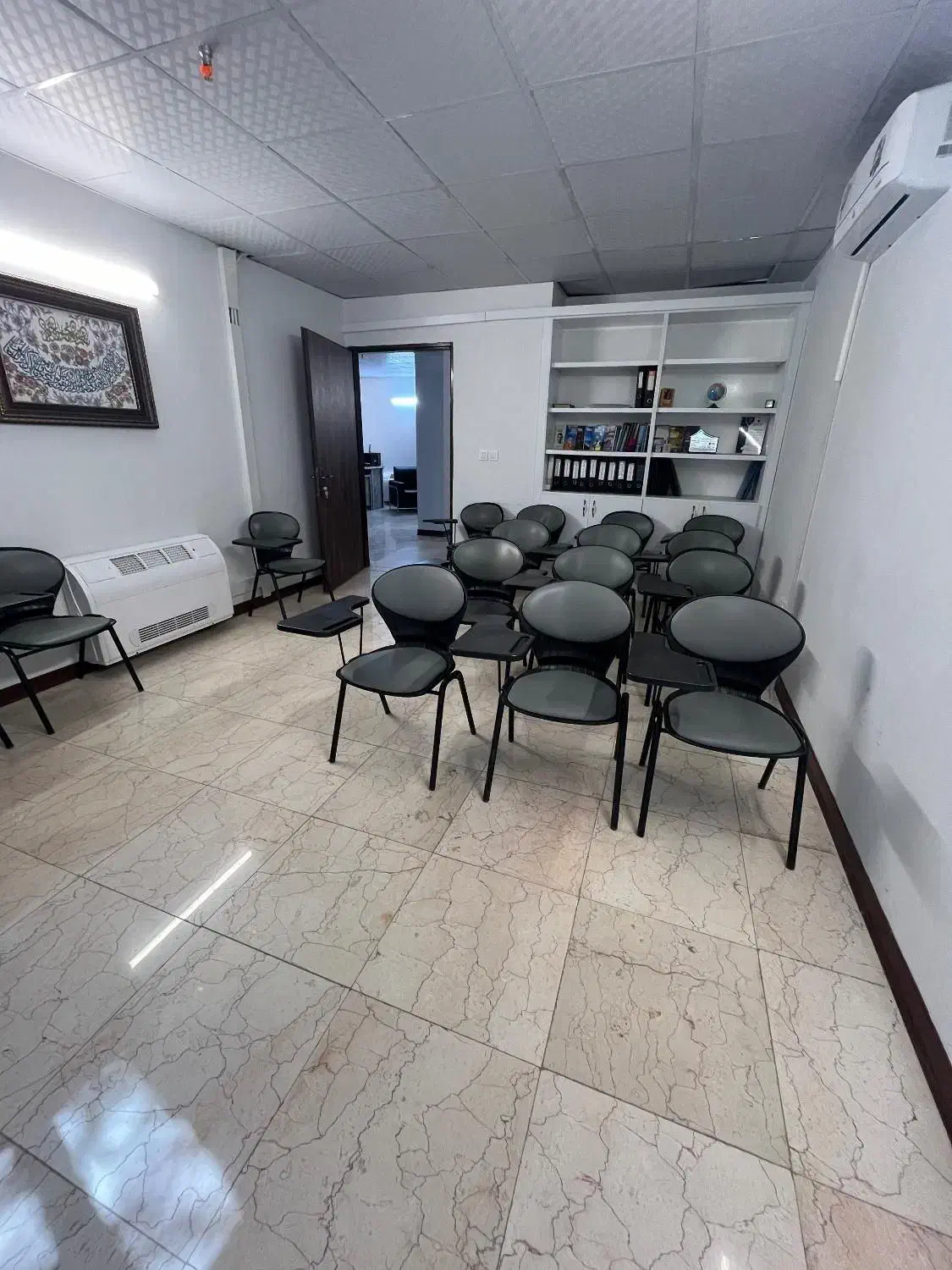 اجاره روزانه و ماهانه فضای آموزشی|اجارهٔ کوتاهمدت دفتر کار و فضای آموزشی|اصفهان, نقش جهان|دیوار