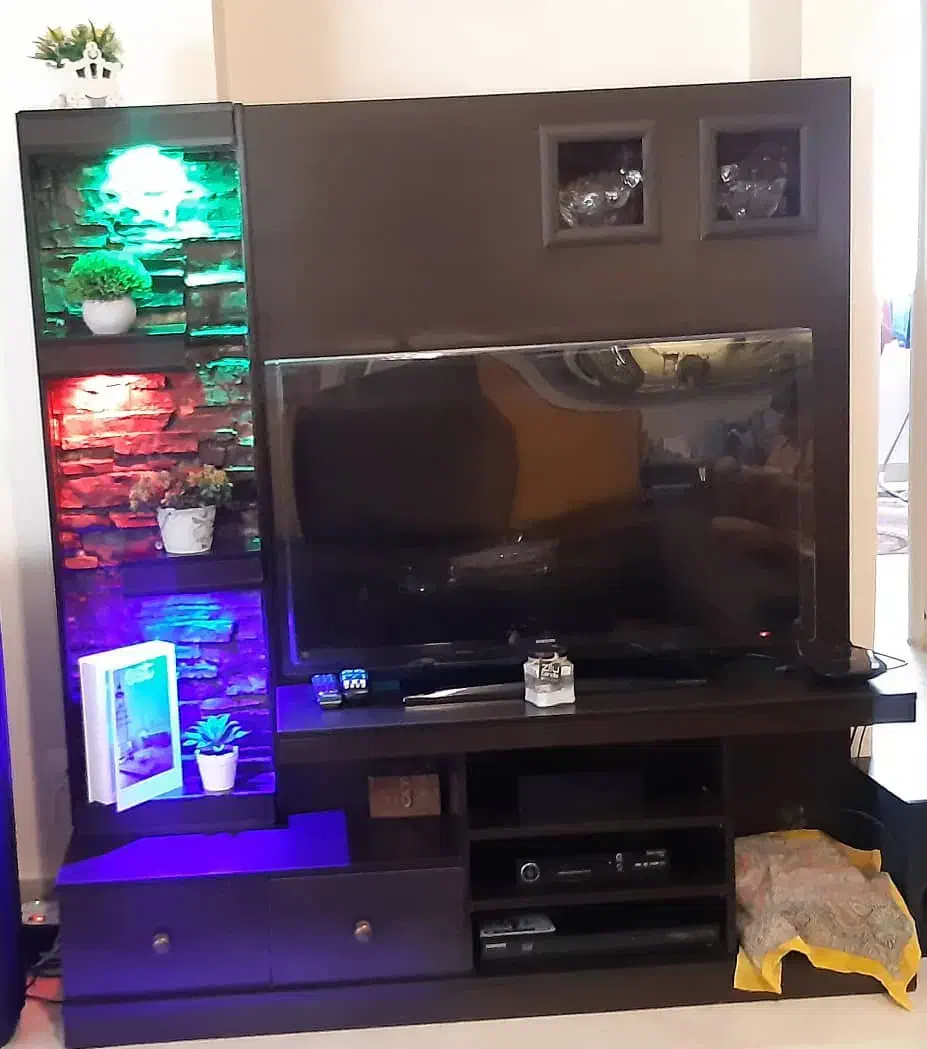 میز تلویزیون|میز تلویزیون|تهران, آبشار تهران (دریاچه)|دیوار