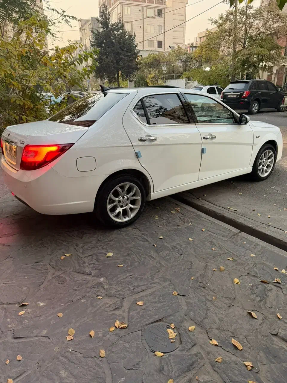 دنا پلاس اتومات ۴۰۱ با بیمه بدنه|خودرو سواری و وانت|تهران, علم و صنعت|دیوار