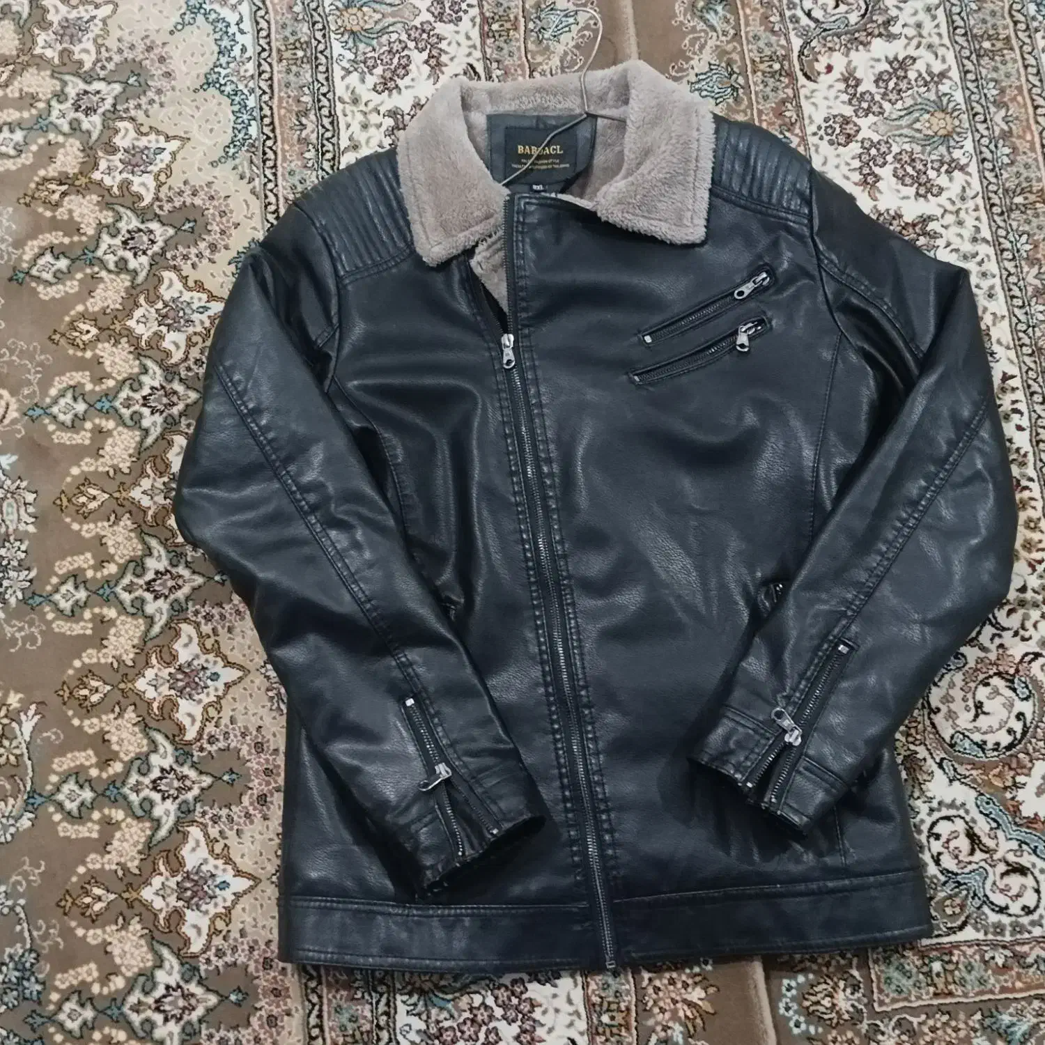 کاپشن چرم|لباس|کرج, گلدشت|دیوار