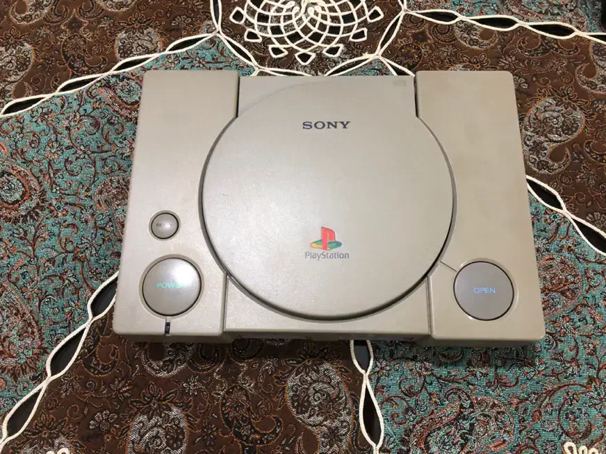 پلستشین 1 سالم دو دسته دارد اصل ژاپن است|کنسول، بازی ویدئویی و آنلاین|گلوگاه, |دیوار