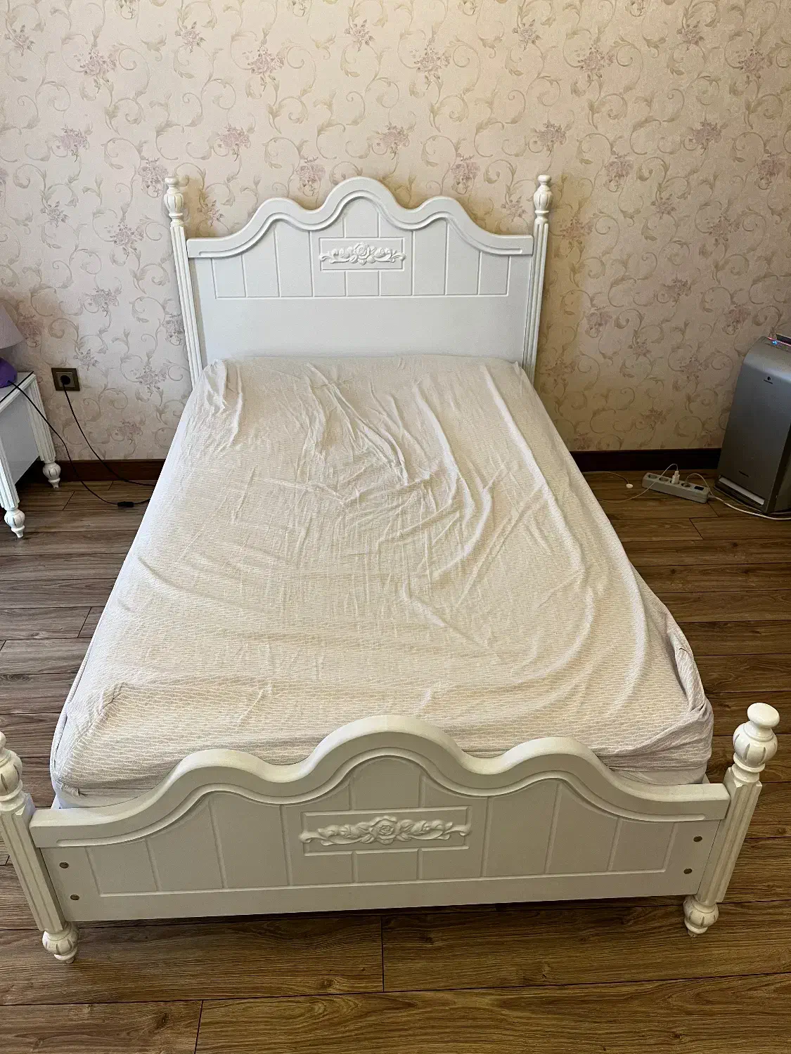 سرویس تخت خواب|تخت و سرویس خواب|اصفهان, باغ زرشک|دیوار