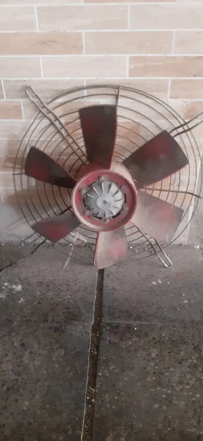 فن صنعتی|عمده‌فروشی|فولادشهر, C2|دیوار