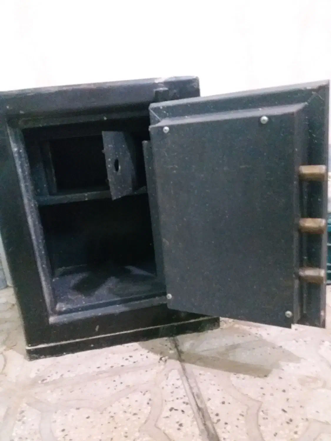 گاوصندوق|ابزارآلات|کازرون, |دیوار