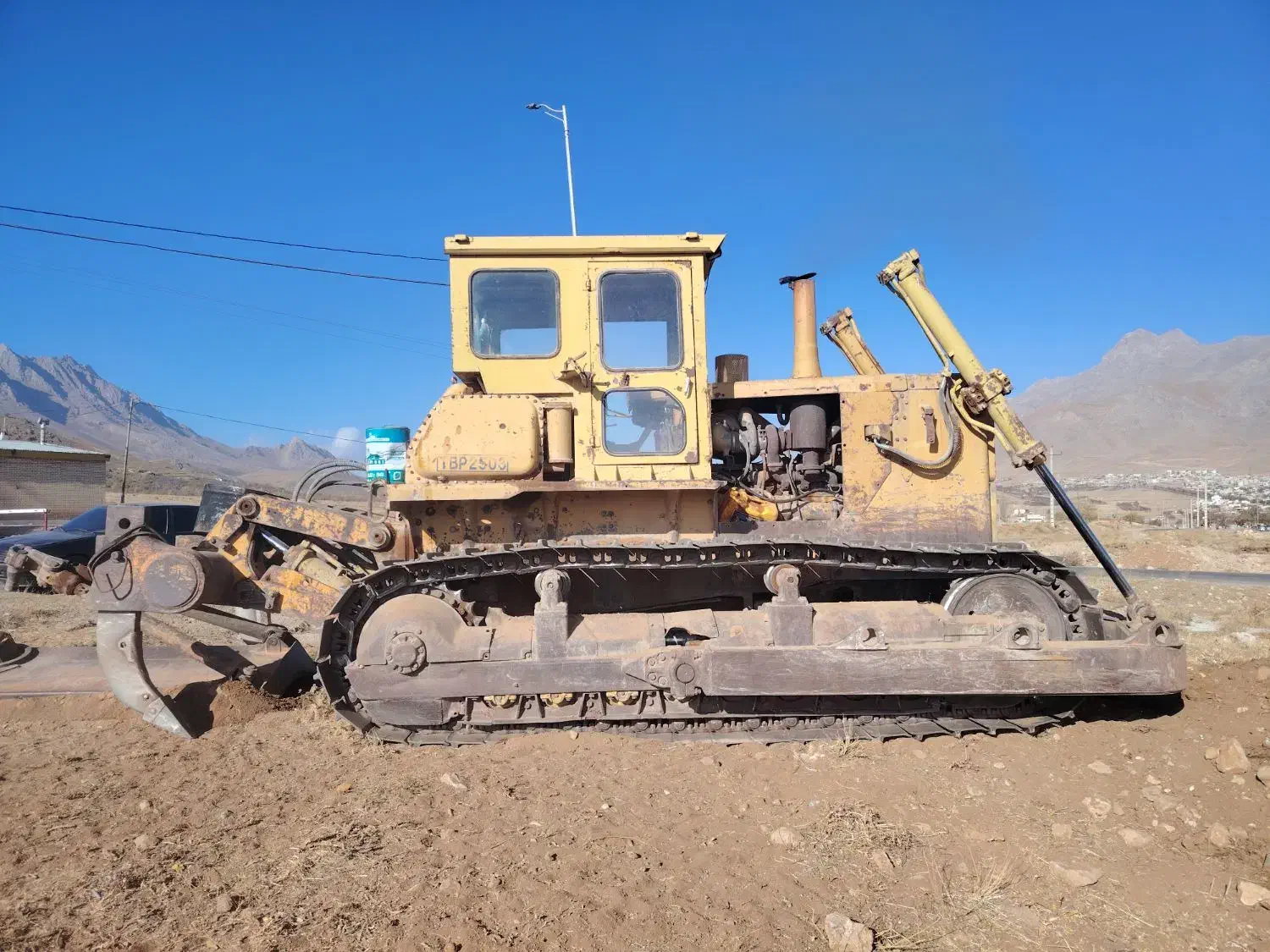 بلدوزر برای کشاورزی عمرانی|قطعات یدکی و لوازم جانبی|فریدونشهر, |دیوار