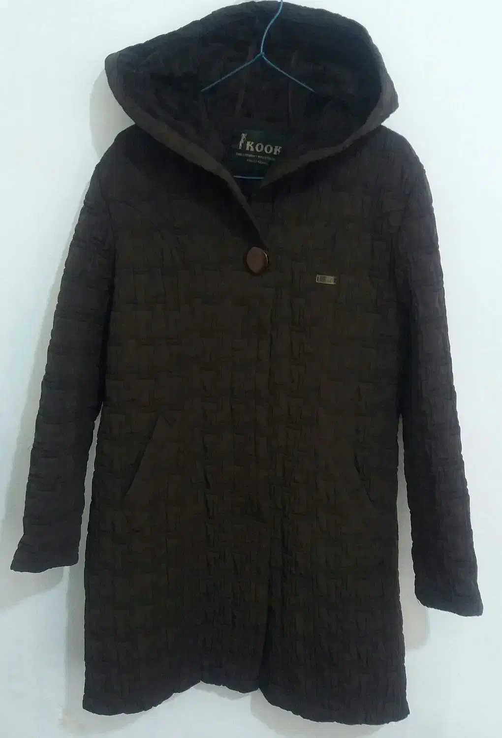 پالتو زنانه|لباس|شیراز, لشکری‎|دیوار