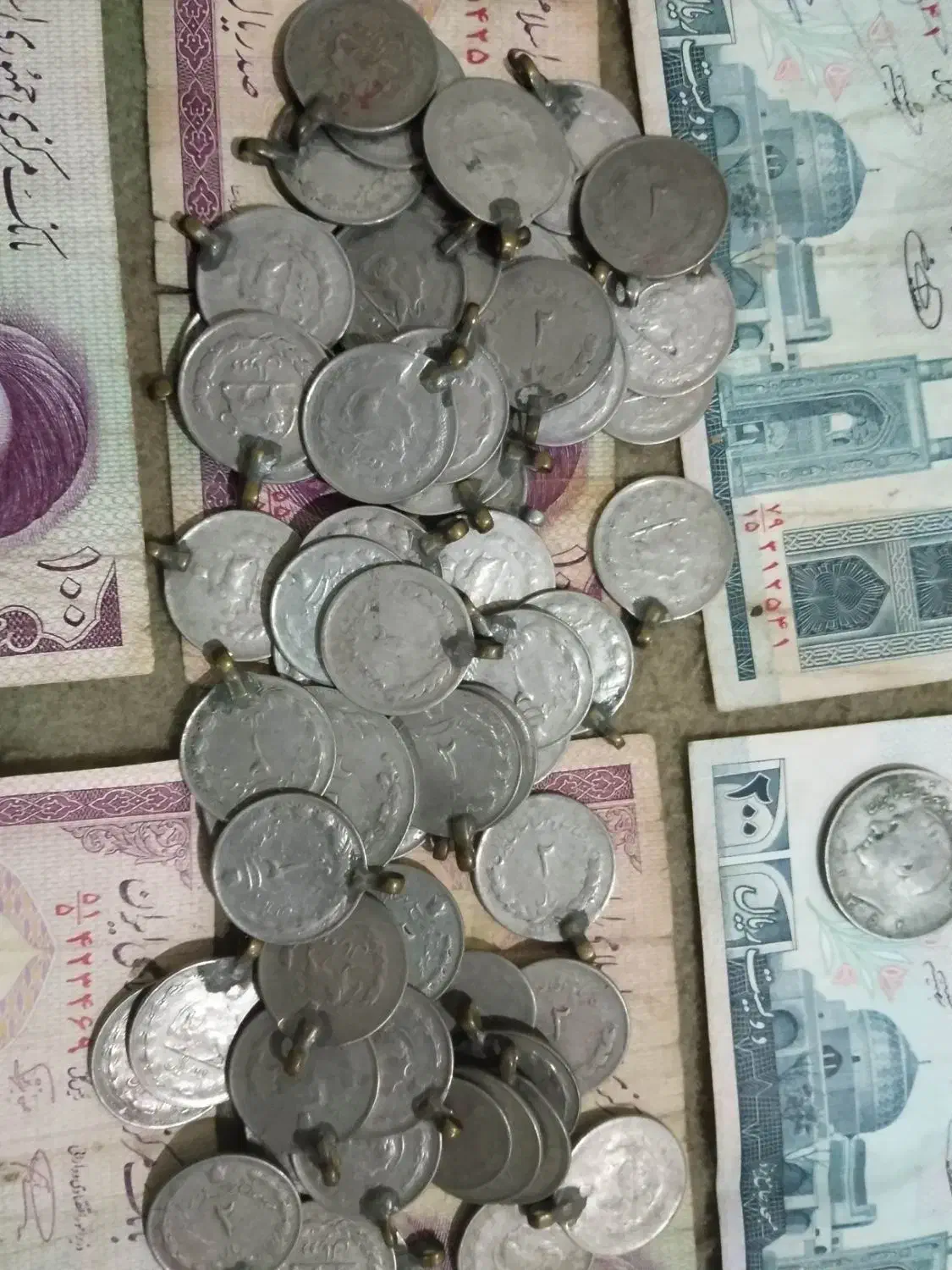 تعدادی عتیقه|کلکسیون سکه، تمبر، اسکناس|تبریز, |دیوار