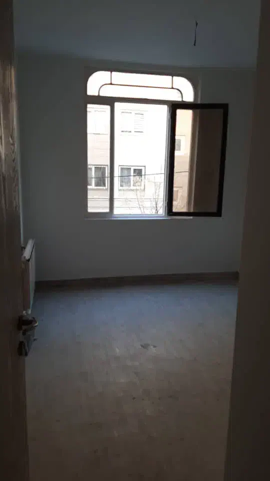 میدان صدم ۵۵ متر پارکینگ و انباری طبقه اول