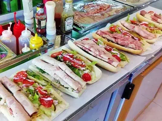 پذیرش انواع ساندویچ سرد و انواع سالاد|خدمات پذیرایی، مراسم|اهواز, فاز ۲ پادادشهر|دیوار