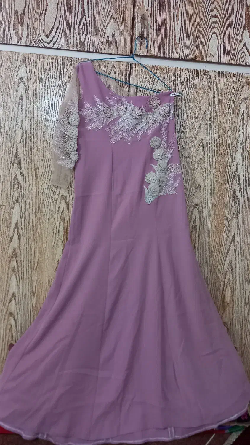 لباس مجلسی با گلهای پنلی|لباس|مهدی شهر, |دیوار