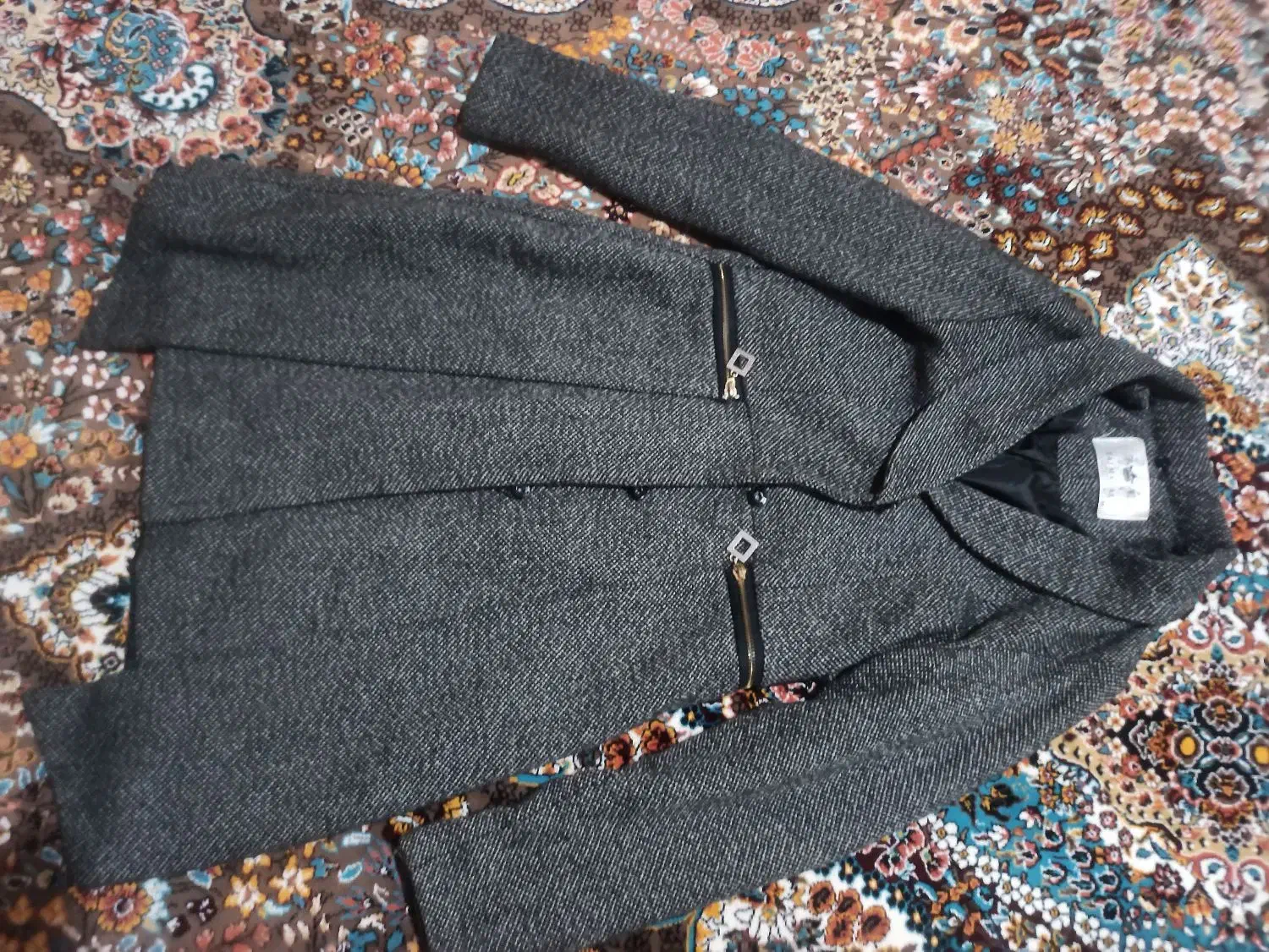 پالتو|لباس|سقز, |دیوار