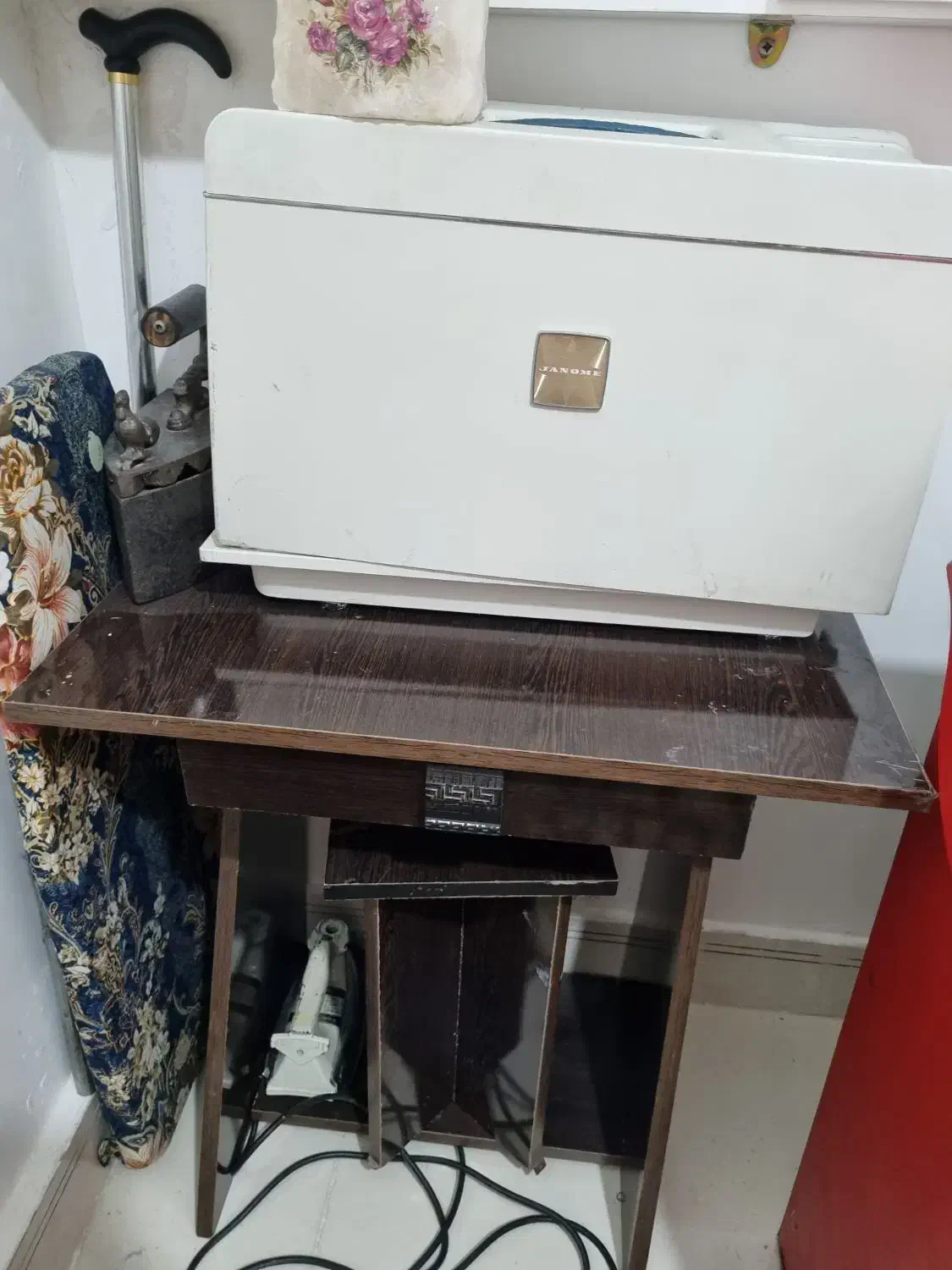 چرخ مشکی شیر نشان اصلی|چرخ خیاطی و ریسندگی|مشهد, کوشش|دیوار