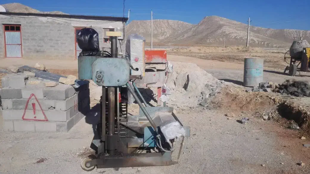 دستگاه بلوک زن و همزن و جدول زن  در حد نو|ماشین‌آلات صنعتی|رشت, نامجو|دیوار