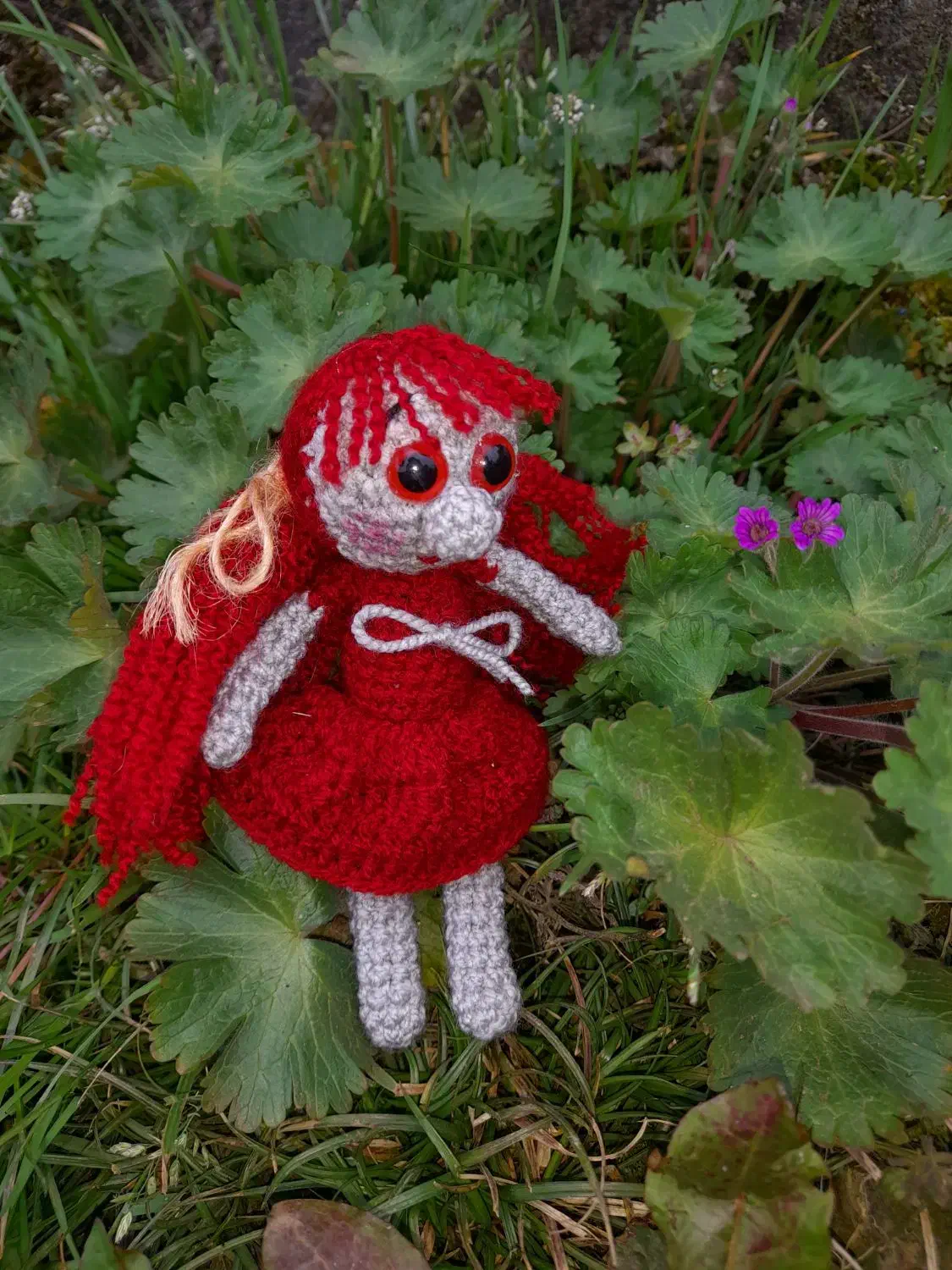 عروسک دختر|اسباب‌‌بازی|تالش, هشتپر|دیوار