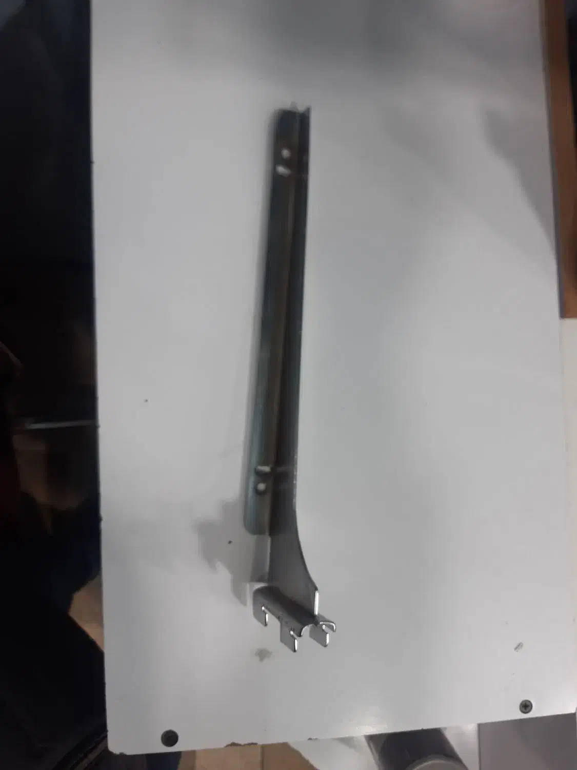 رگال ایستاده|بندرخت و رخت‌آویز|تبریز, |دیوار