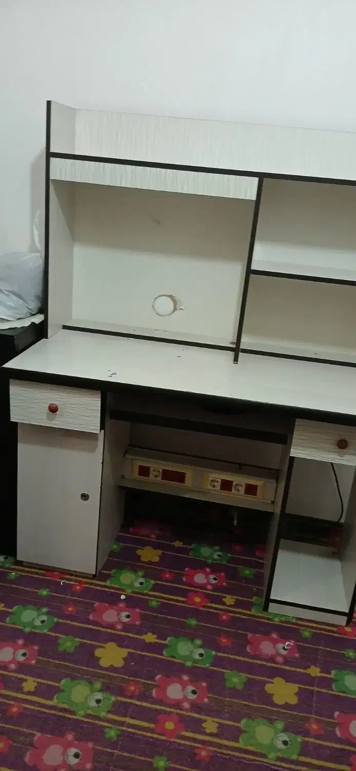 میز کامپیوتر|میز تحریر و کامپیوتر|گلستان (تهران), |دیوار