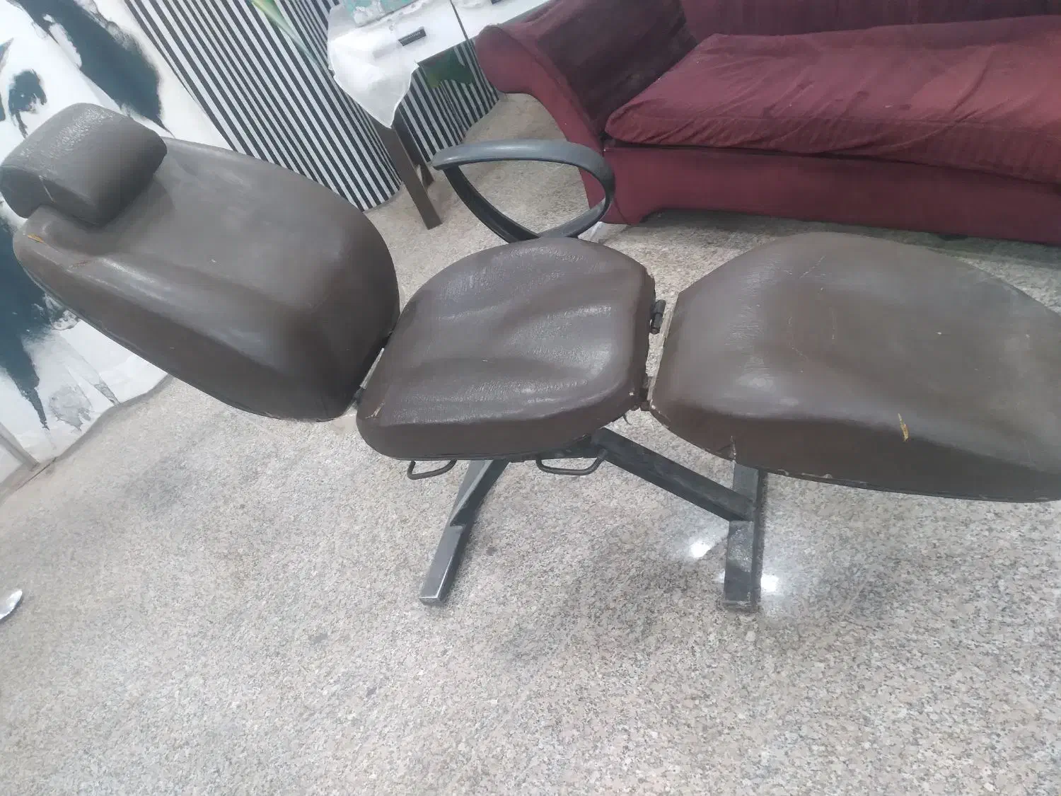 دوعددصندلی اصلاح باهم یک تومان|آرایشگاه و سالن‌های زیبایی|ملک‌آباد, |دیوار