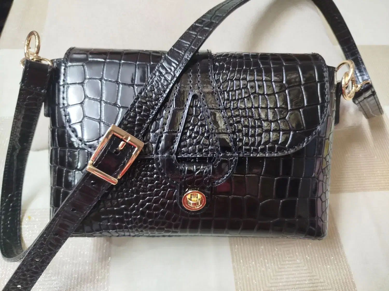 کیف زنانه چرم طبیعی طرح ورنی|کیف، کفش، کمربند|اردبیل, |دیوار