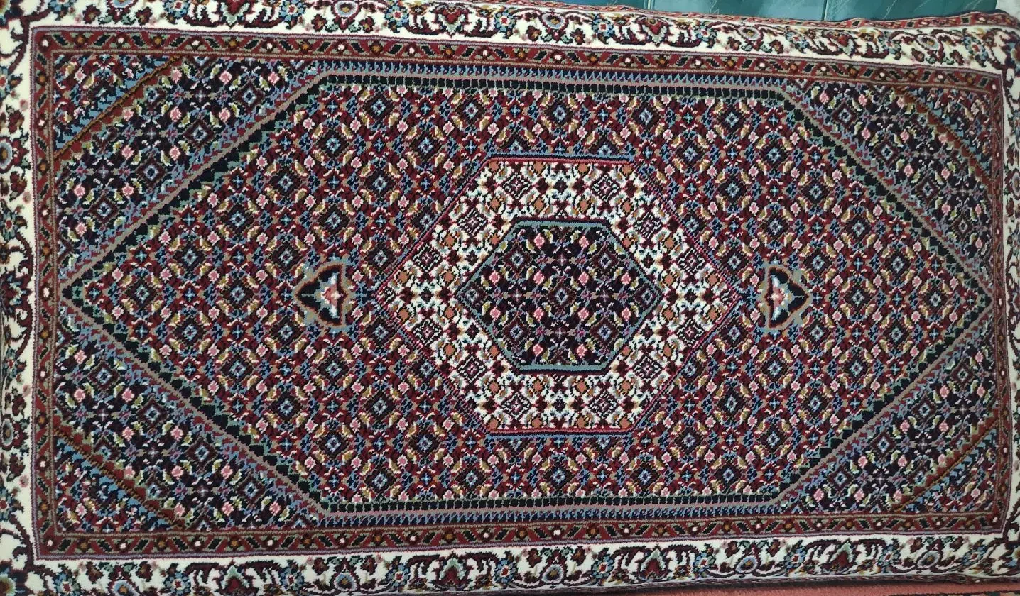 یک جفت پشتی نو|پشتی|اراک, |دیوار