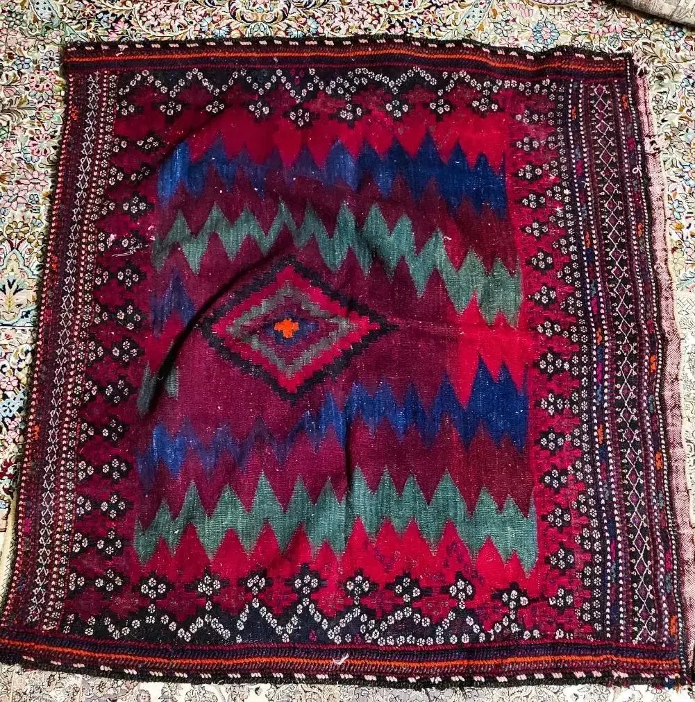 فروش فرش و سفره دستباف بلوچی با قدمت تاریخی|فرش|کرمان, |دیوار