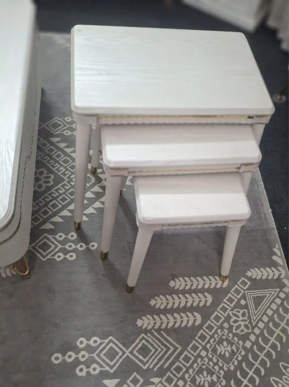 مبل چستر پایه فلزی|مبلمان خانگی و میز عسلی|شیراز, پودنک|دیوار