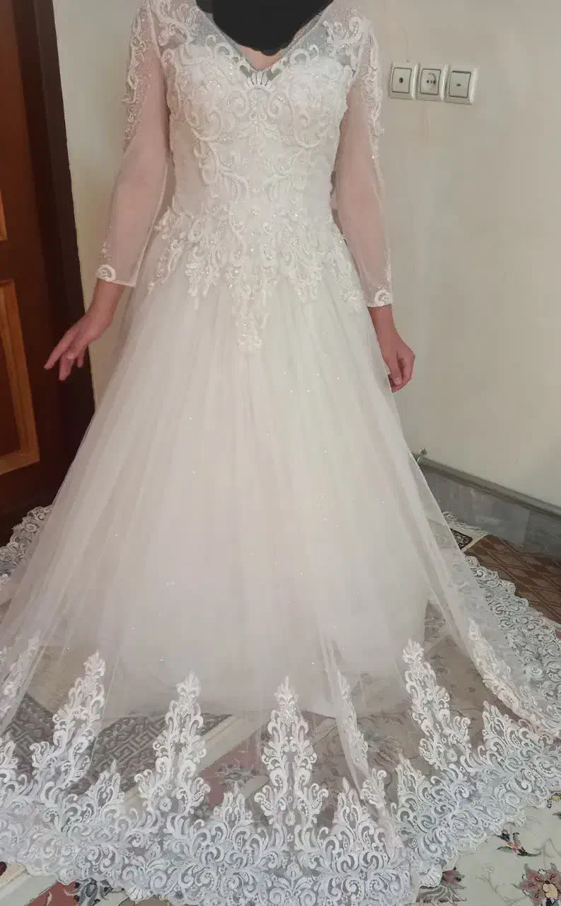 لباس|لباس|نیشابور, مسکن مهر نور|دیوار