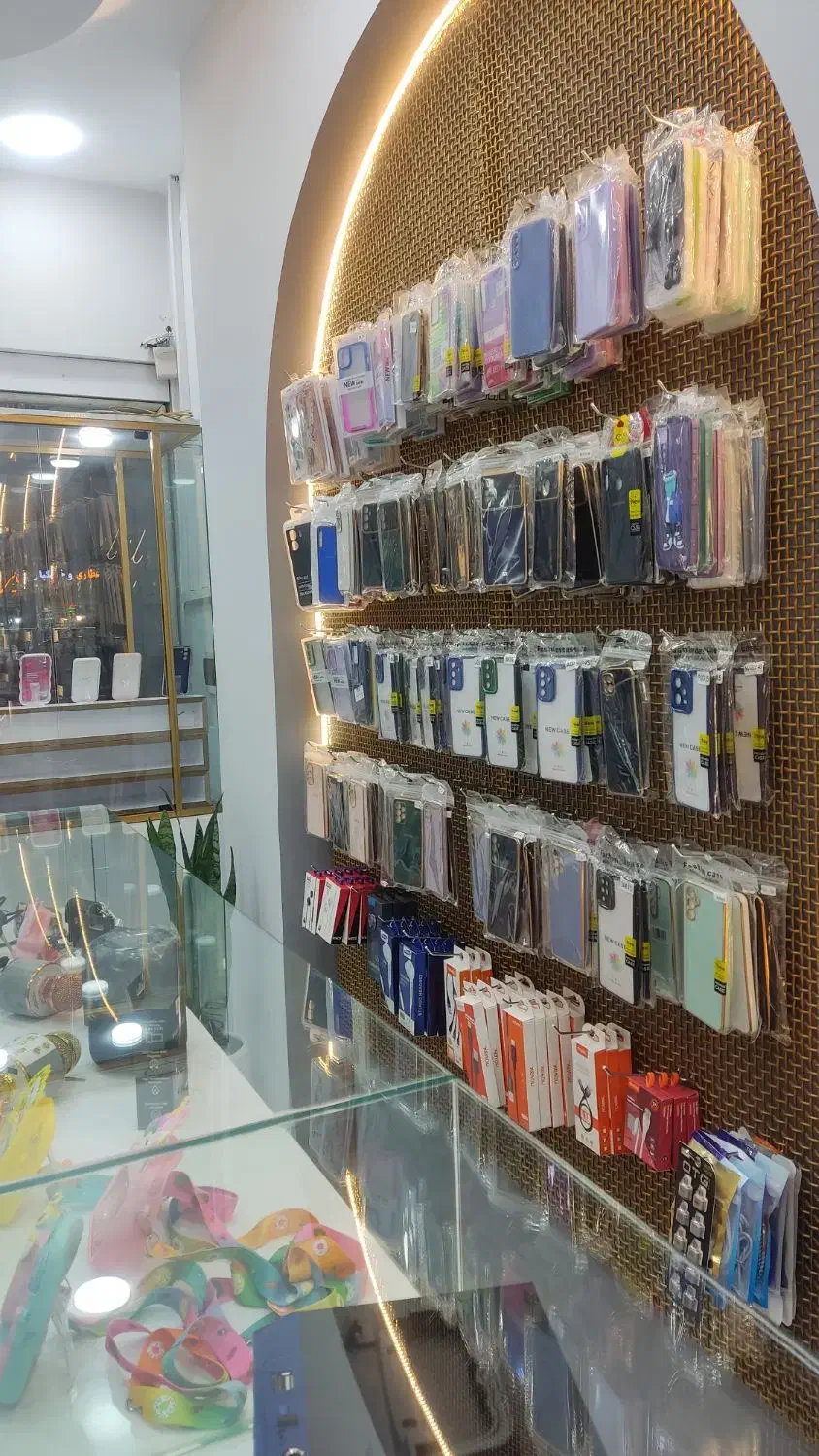 واگذاری ویترین و دستگاه تعمیراتی موبایل|فروشگاه و مغازه|آشخانه, |دیوار