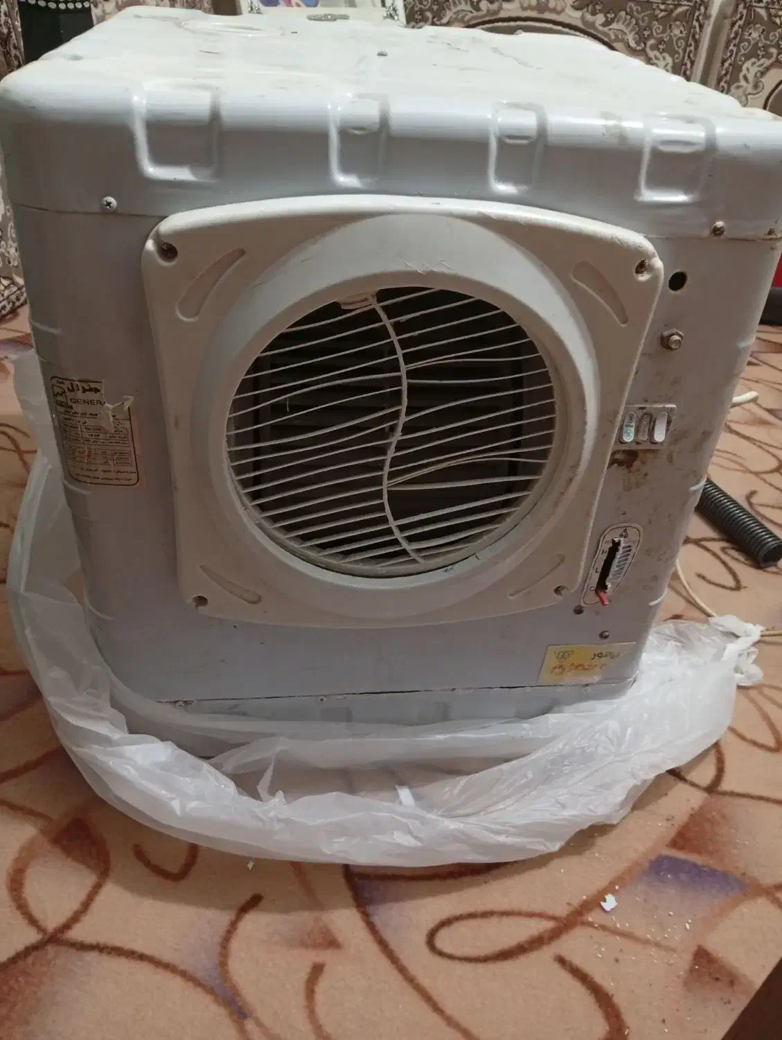 کولرآبی کوچک|کولر آبی|ساوه, |دیوار