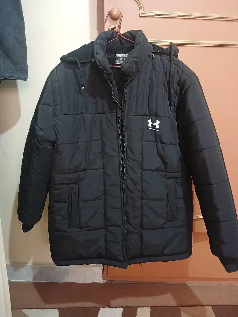 کاپشن نوی نو|لباس|رشت, باهنر|دیوار