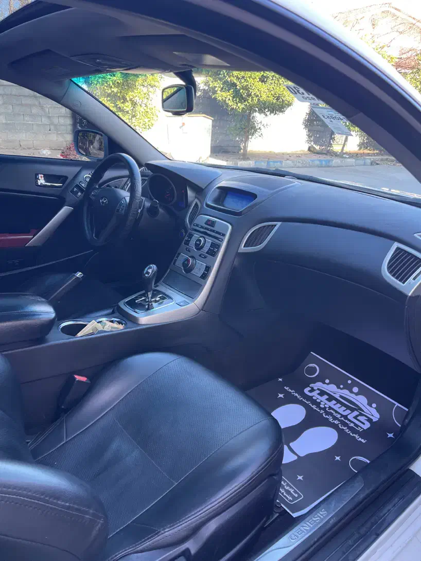 جنسیس کوپه‌۲۰۱۱ در حد|خودرو سواری و وانت|بابل, |دیوار