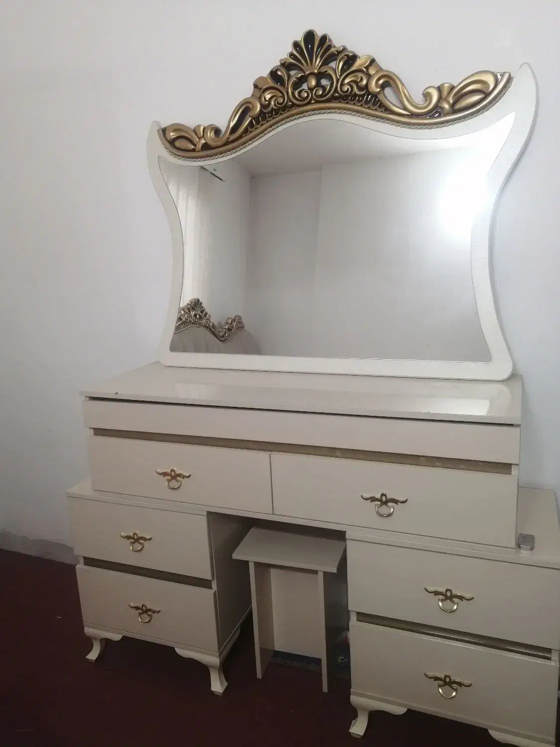 ست کامل سرویس اتاق شامل تخت خواب، دکوری،میز ارایشی|تخت و سرویس خواب|کرمان, |دیوار