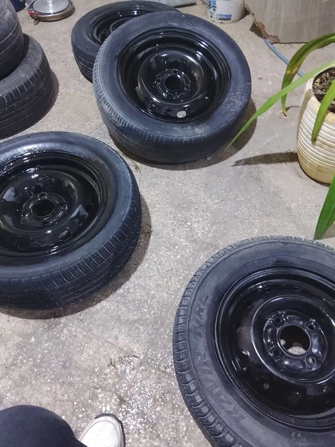 رینگ و لاستیک و سینی زیر موتور پیکان|قطعات یدکی و لوازم جانبی|اصفهان, قائمیه|دیوار