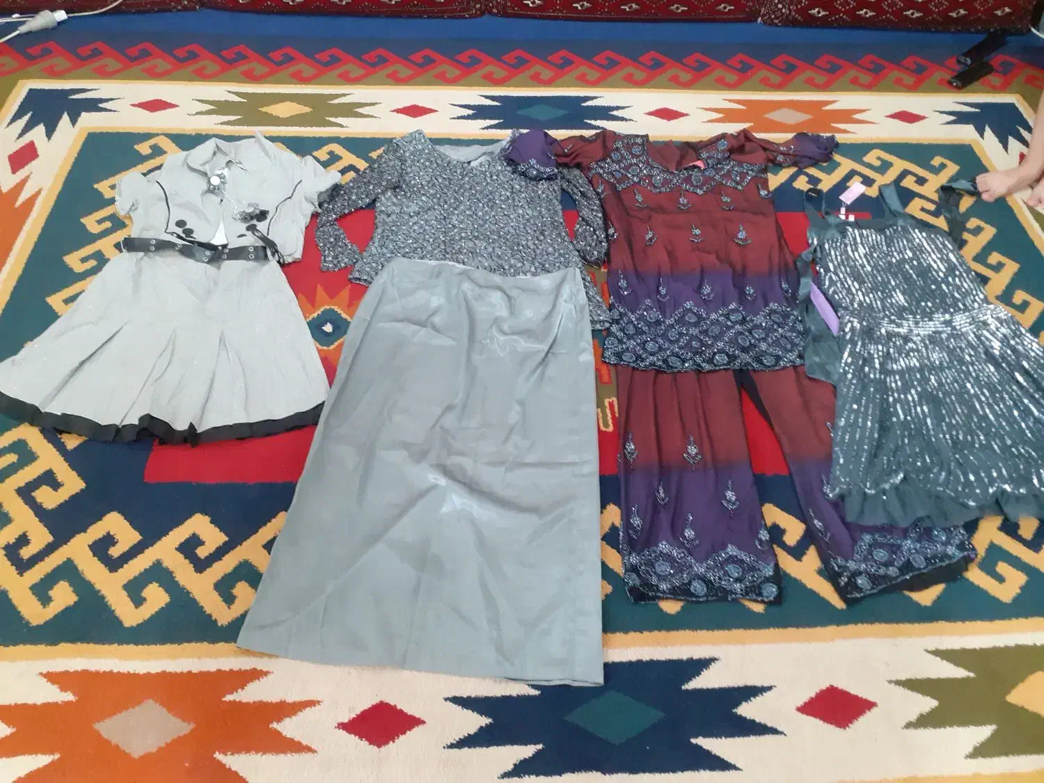 لباس زنانه|لباس|شیراز, گچی|دیوار