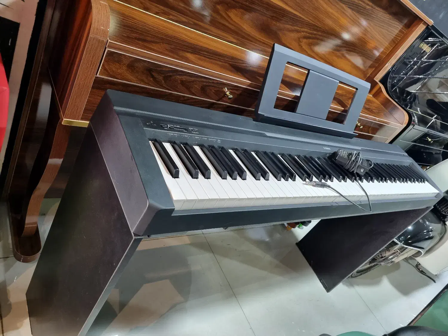 فروش پیانو پرتابل یاماها P45 همراه پایه و پدال|پیانو، کیبورد، آکاردئون|اردبیل, |دیوار