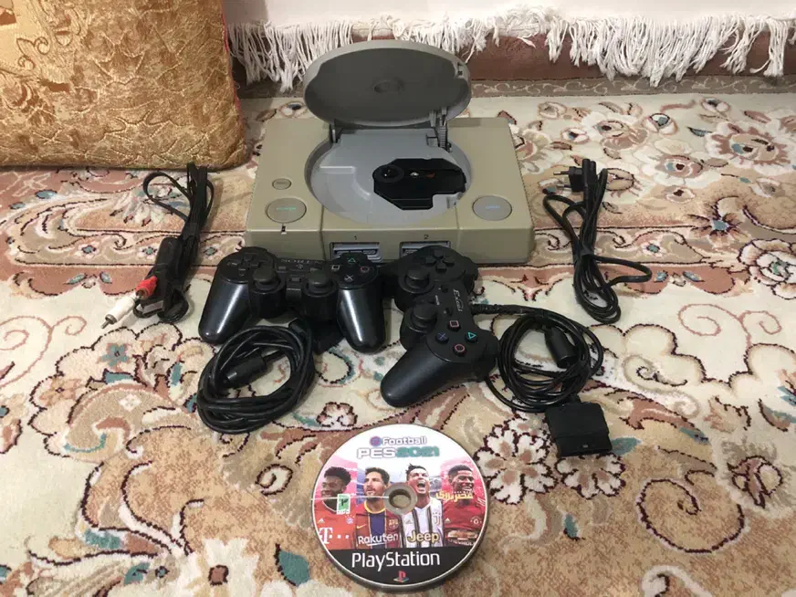 پلستشین 1 سالم دو دسته دارد اصل ژاپن است|کنسول، بازی ویدئویی و آنلاین|گلوگاه, |دیوار