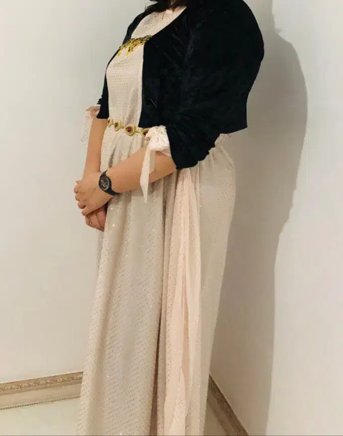 لباس مجلسی|لباس|ایلام, |دیوار