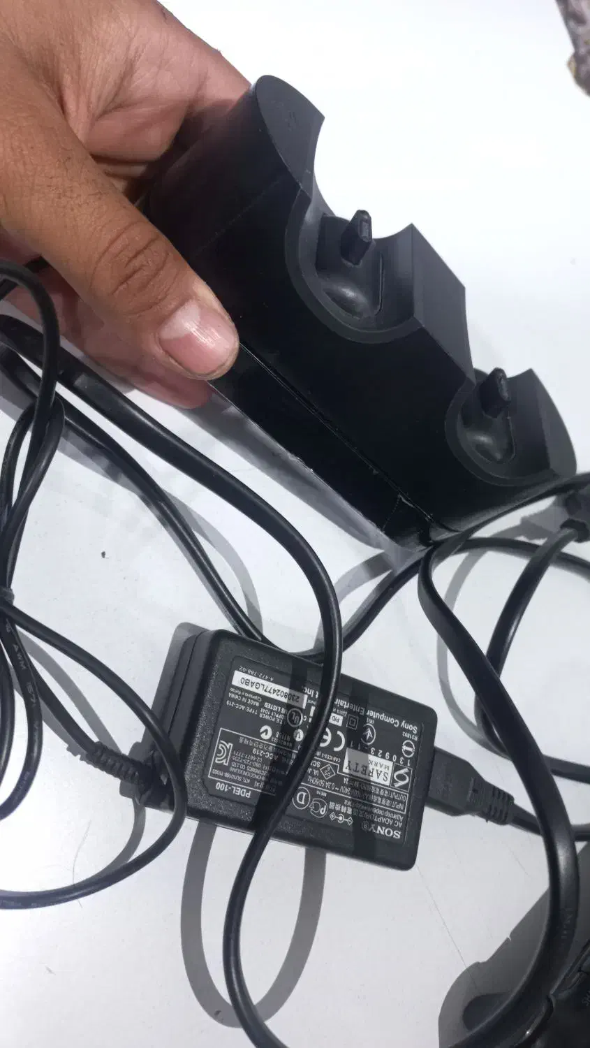 دسته ps4 اورجینال(اصلی) با شارژرو استند|کنسول، بازی ویدئویی و آنلاین|تهران, کیانشهر|دیوار