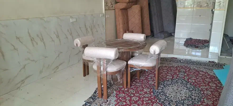 بابا ۲۶۷۹۹۹ بندا ۴۶۸۹۷۵مهرگان ۵۷۸۸۷۷تولیدی|میز و صندلی غذاخوری|صدرا-فارس, فاز ۱|دیوار