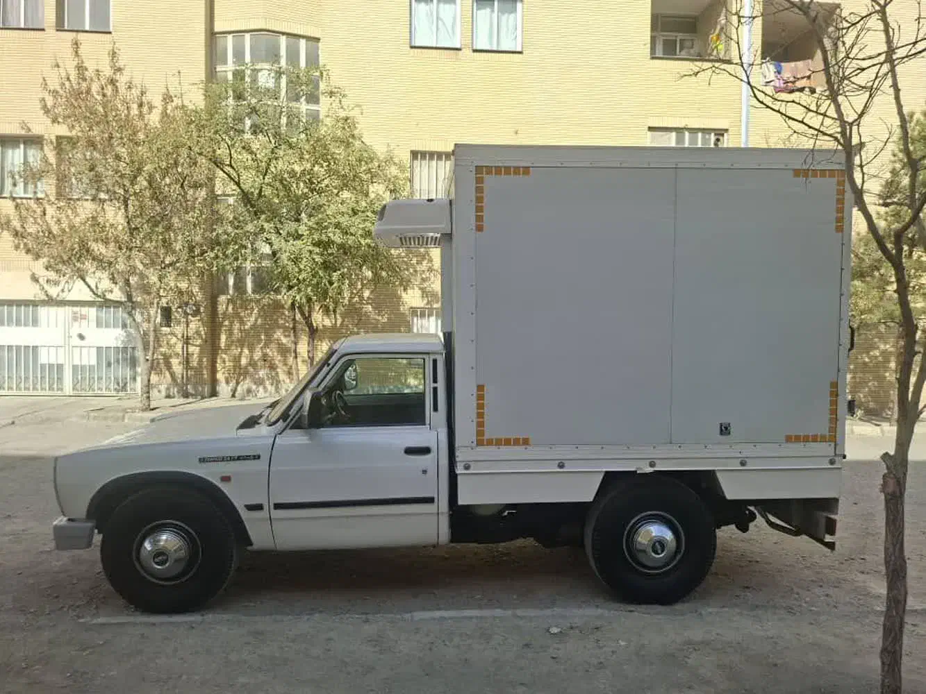 نیسان یخچالدار سفید تمیز|خودرو سواری و وانت|مشهد, پادگان شهید برونسی|دیوار