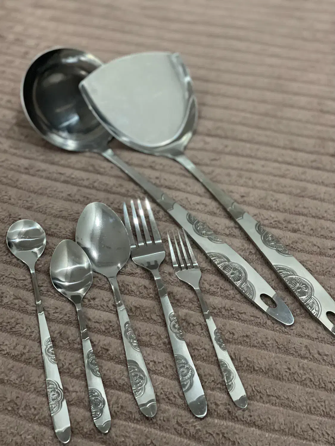 سرویس قاشق چنگال دستی ۱۵۰|ظروف سرو و پذیرایی|خوی, |دیوار