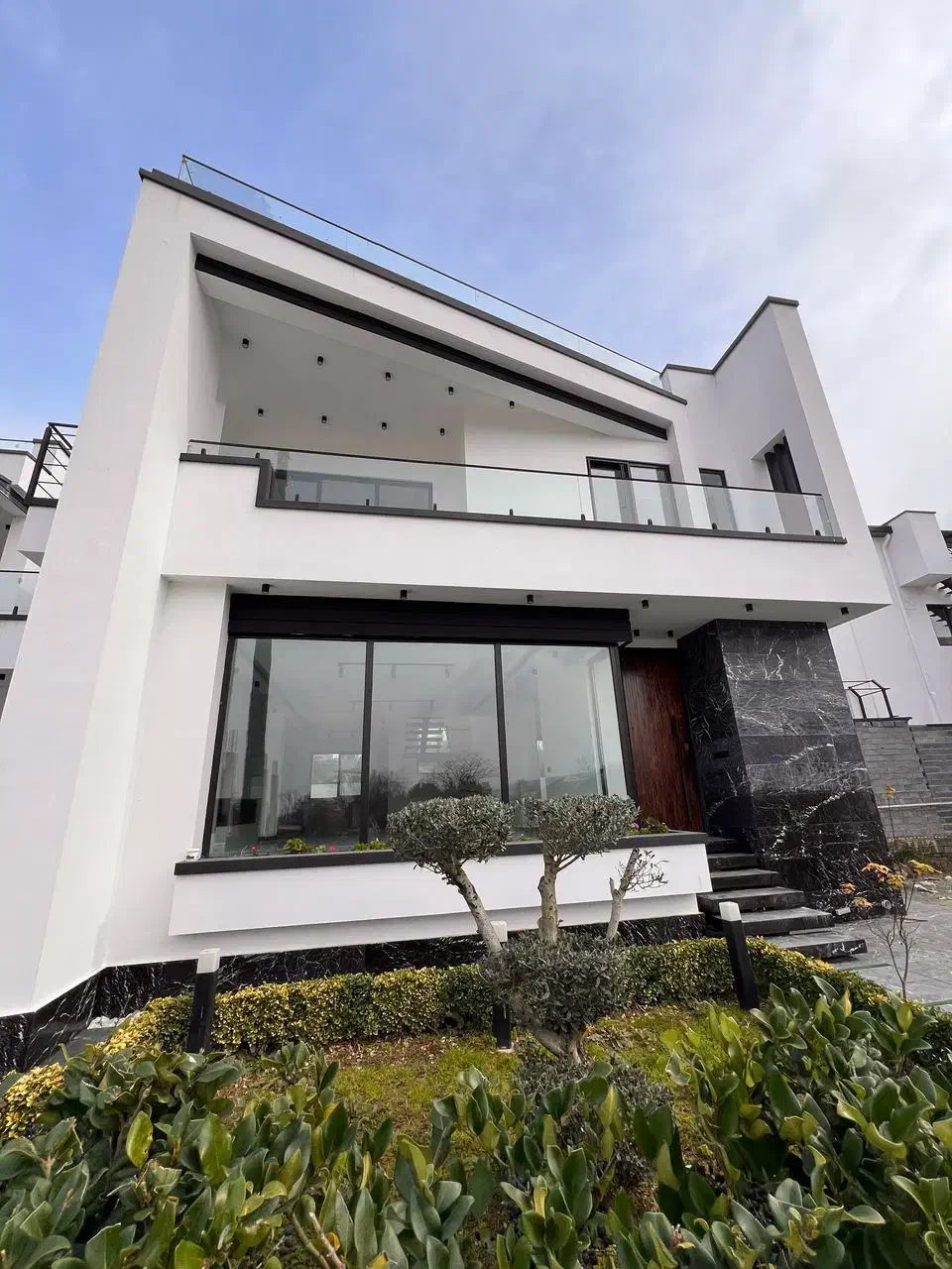 رهن کامل ویلاروفگاردن دار استخر مشاع شهرک (فانی)|اجارهٔ خانه و ویلا|نوشهر, |دیوار