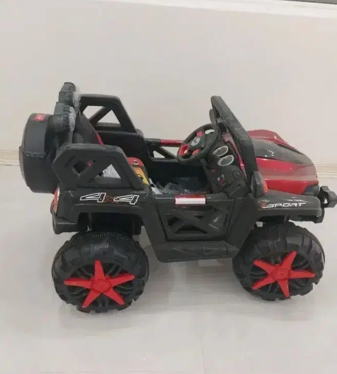 ماشین شارژی 20000000|اسباب‌بازی بچه|قم, بنیاد|دیوار