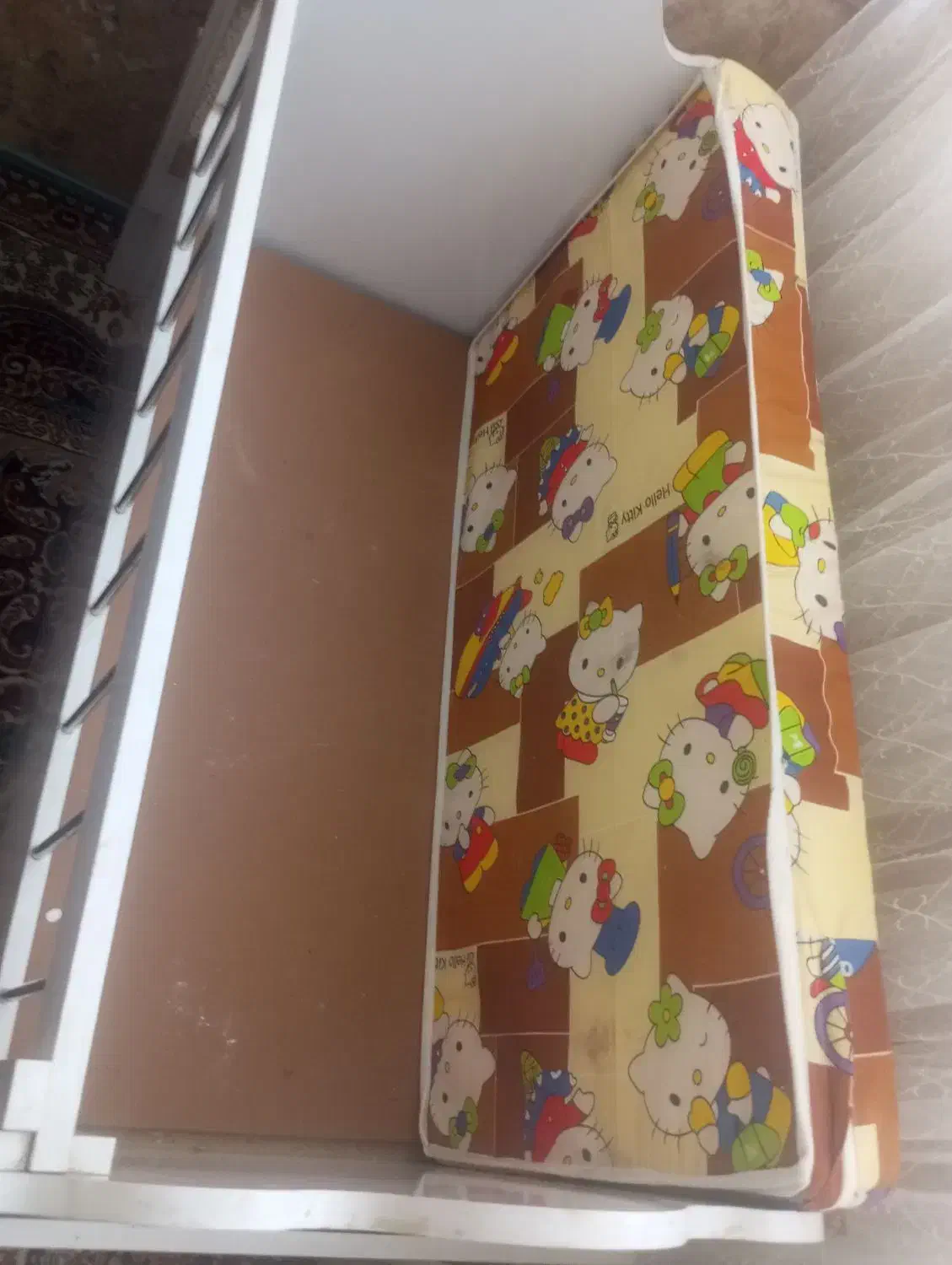 تخت|تخت و صندلی بچه|مشهد, موعود|دیوار