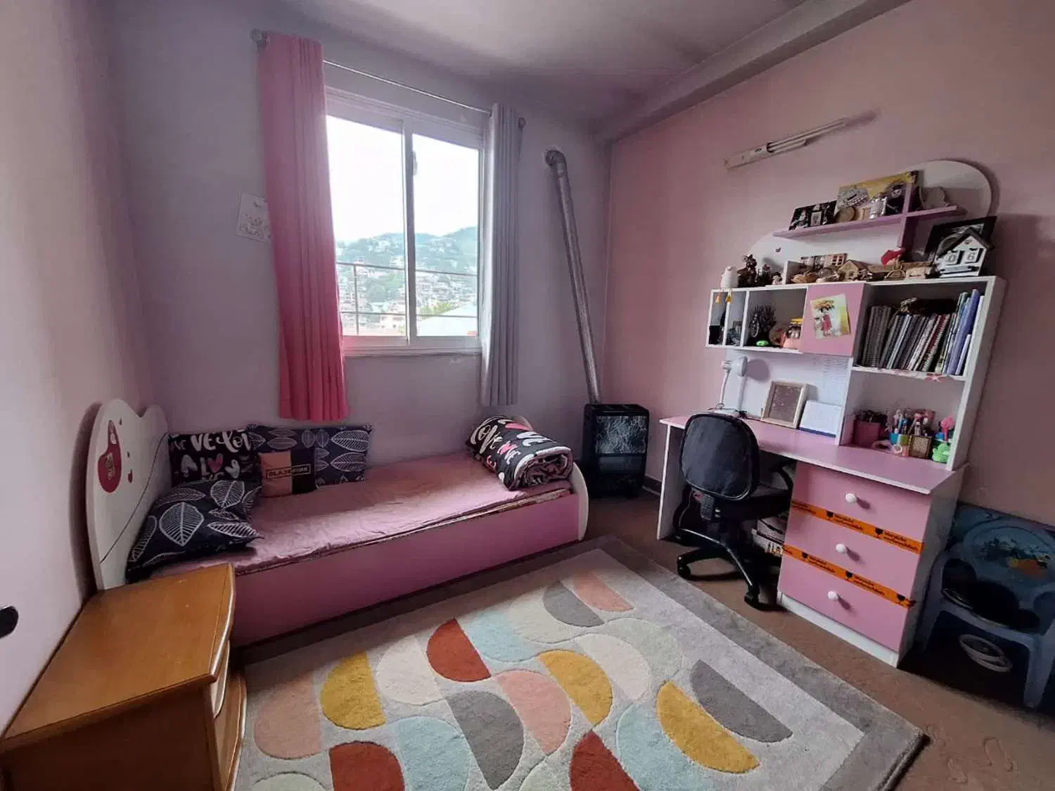 تخت ومیز تحریر|تخت و سرویس خواب|زیرآب, |دیوار