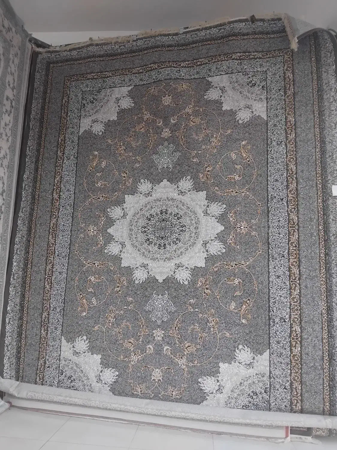 فرش گل گهر فقط ۴۲۰۰ قیمت تمام ۱۲ متری|فرش|اصفهان, شیخ طوسی|دیوار