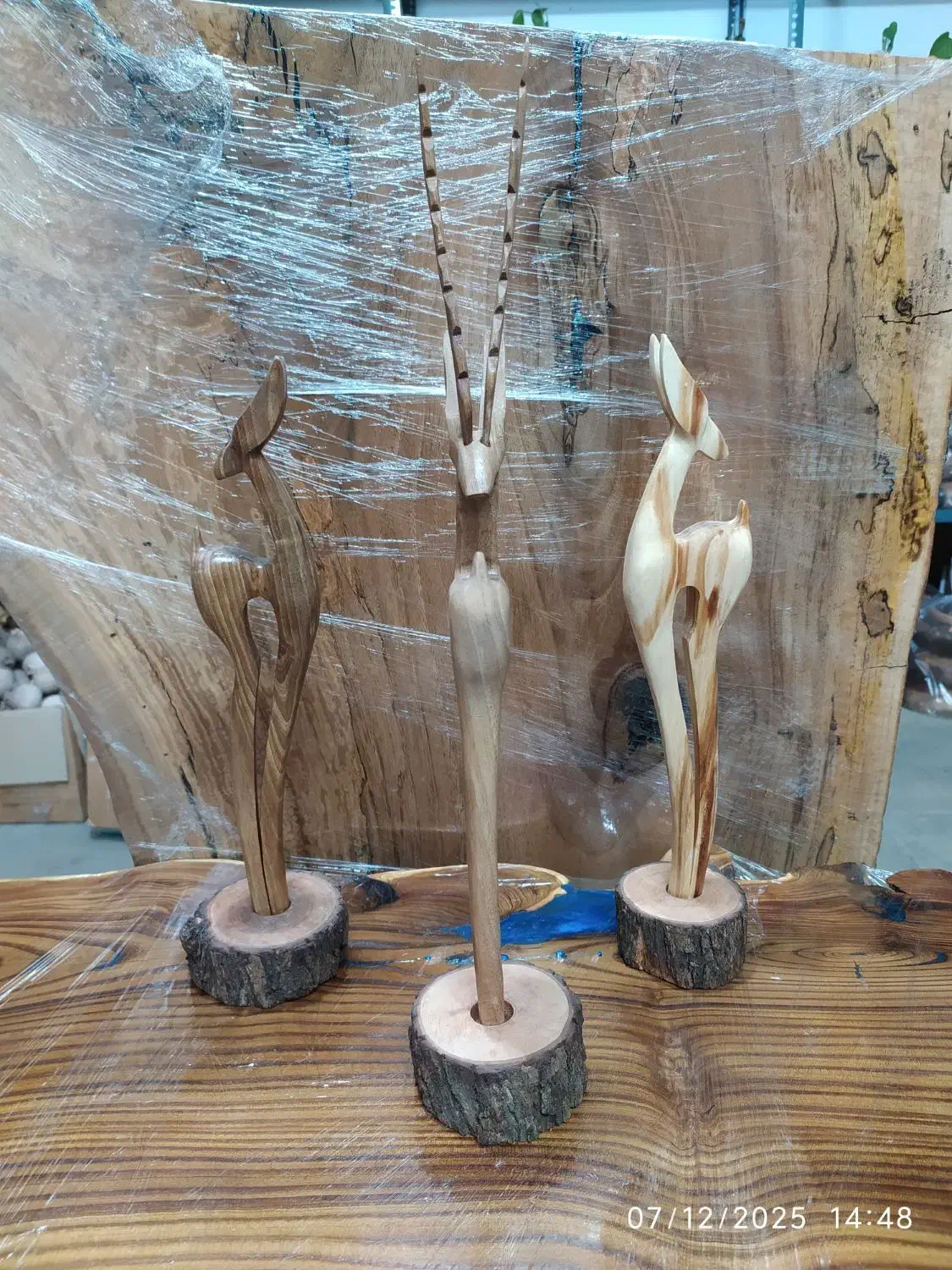 مجسمه غزال چوبی|مجسمه، تندیس، ماکت|قدس, شهرک صنعتی گلگون|دیوار