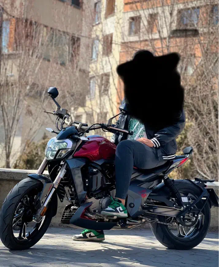 موتور وی ۲۵۰ زونتس قرمز|موتورسیکلت|اصفهان, آبشار|دیوار