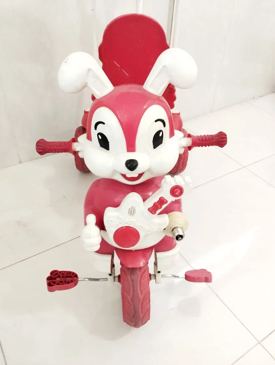 دوچرخه (سه چرخه عروسکی) مناسب سن ۲ تا ۵ سال|دوچرخه، اسکیت، اسکوتر|بروجن, |دیوار