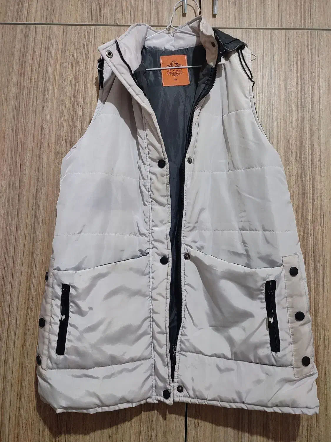 کاپشن ،پافر ،شلوار|لباس|نیشابور, بزرگمهر|دیوار