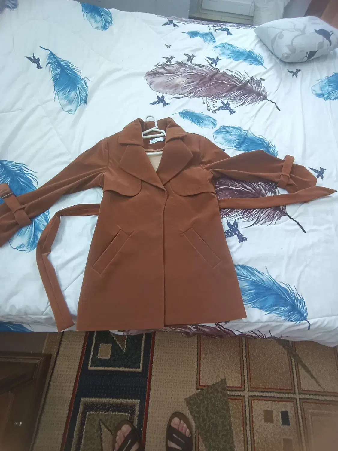 کت زمستانه|لباس|صدرا-فارس, فاز ۱|دیوار